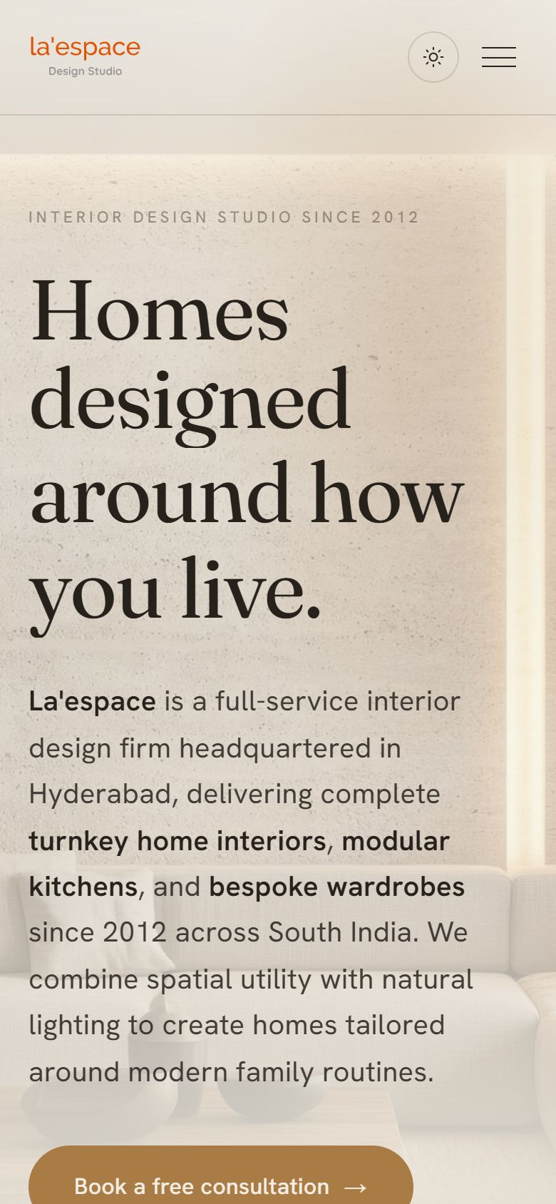 LaEspace home page on a phone